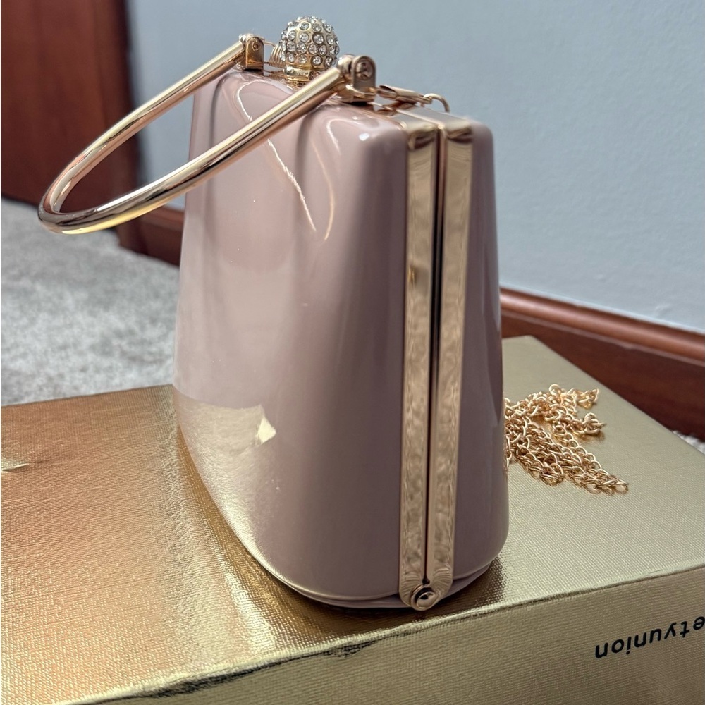 Elegant Rose Gold and Tan Women's Handbag - Picture 4 of 9